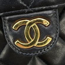 将图像加载到图库查看器中，CHANEL Pushlock ChainShoulder Bag BlackA03570 Lambskin
