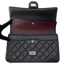 将图像加载到图库查看器中，CHANEL 2.55 Chain Shoulder Bag BlackA37590 Aged Calf Leather Size 25
