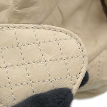 将图像加载到图库查看器中，CHANEL CC Logo Travel Bag Beige Leather
