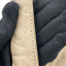 将图像加载到图库查看器中，CHANEL CC Logo Travel Bag Beige Leather
