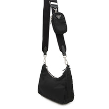 将图像加载到图库查看器中，PRADA Re-Edition 2005 Re-Nylon Shoulder Bag Black1BH204 Nylon

