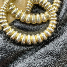 将图像加载到图库查看器中，GUCCI GG Marmont Quilted Mini Bucket Bag Beige/Black573817 Leather
