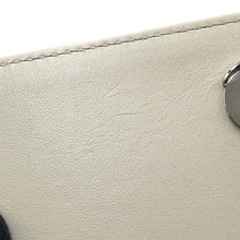 将图像加载到图库查看器中，GUCCI GG-embossed messenger bag White625782 Leather
