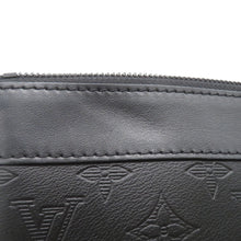 将图像加载到图库查看器中，LOUIS VUITTON Pochette to Go NoirM81570 Monogram Shadow
