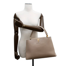 Load image into Gallery viewer, LOUIS VUITTON Capucines GaletM42253 Taurillon Leather Size MM
