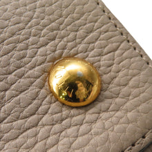 Load image into Gallery viewer, LOUIS VUITTON Capucines GaletM42253 Taurillon Leather Size MM
