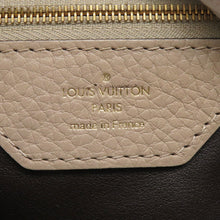 Load image into Gallery viewer, LOUIS VUITTON Capucines GaletM42253 Taurillon Leather Size MM
