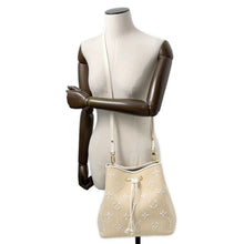 Load image into Gallery viewer, LOUIS VUITTON By the Pool Neo Noe Beige/WhiteM22852 Cotton Size MM
