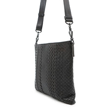 将图像加载到图库查看器中，Bottega Veneta INTRECCIATO Shoulder Bag Black Leather
