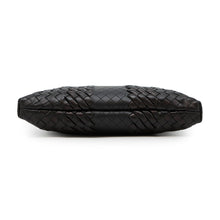 将图像加载到图库查看器中，Bottega Veneta INTRECCIATO Shoulder Bag Black Leather

