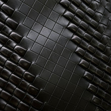 将图像加载到图库查看器中，Bottega Veneta INTRECCIATO Shoulder Bag Black Leather
