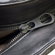 将图像加载到图库查看器中，Bottega Veneta INTRECCIATO Shoulder Bag Black Leather
