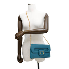 将图像加载到图库查看器中，Dior Caro ChainShoulder Clutch Bag BlueM8641U Leather
