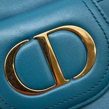 将图像加载到图库查看器中，Dior Caro ChainShoulder Clutch Bag BlueM8641U Leather
