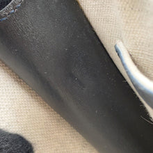 Load image into Gallery viewer, Berluti ★Calligraphy Nino Clutch Bag RedNINO_TGM_NEO Leather Size TGM
