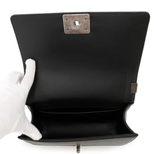 Load image into Gallery viewer, CHANEL Boy Chanel BlackA67086 Caviar Leather Size 25

