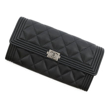 将图像加载到图库查看器中，CHANEL Boy Chanel Long Flap Wallet BlackA80286 Caviar Leather
