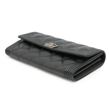 将图像加载到图库查看器中，CHANEL Boy Chanel Long Flap Wallet BlackA80286 Caviar Leather
