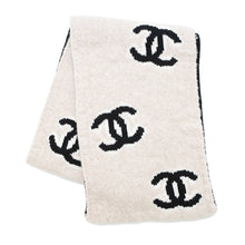 将图像加载到图库查看器中，CHANEL Stitched CC Logo Reversible Large Scarf 22B Black/Ivory Wool 58% Cashmere33% Silk8% Nylon1%
