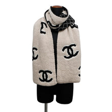 将图像加载到图库查看器中，CHANEL Stitched CC Logo Reversible Large Scarf 22B Black/Ivory Wool 58% Cashmere33% Silk8% Nylon1%

