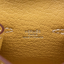 将图像加载到图库查看器中，HERMES Bijoux De Sac Kelly Doll Bag Charm Natural/Vert/Vert Fizz Tadelakt Leather
