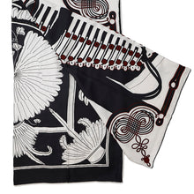 将图像加载到图库查看器中，HERMES Stole Brandenburg cylindrical White/Black/Red Silk 100%
