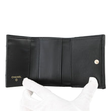 将图像加载到图库查看器中，CHANEL Matelasse Tri-fold Wallet BlackAP3518 Caviar Leather
