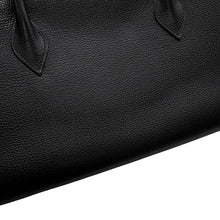 Load image into Gallery viewer, HERMES Pararib Bay Black Ardennes Leather Size 40
