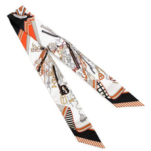 将图像加载到图库查看器中，HERMES Twilly Saddler&#39;s Bouquet White/Black/Caramel Silk100%
