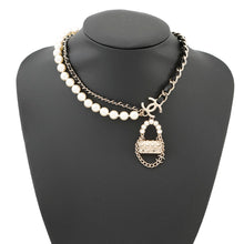 将图像加载到图库查看器中，CHANEL Matelasse bag motif necklaceAB6125 Metal Leather Faux Pearl
