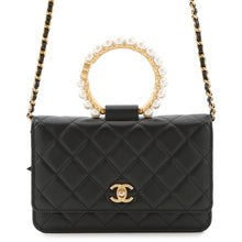 Load image into Gallery viewer, CHANEL Pearl Handle Chain Wallet BlackAP2272 Lambskin/Faux Pearl
