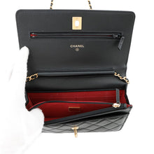 Load image into Gallery viewer, CHANEL Pearl Handle Chain Wallet BlackAP2272 Lambskin/Faux Pearl
