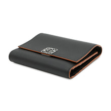 将图像加载到图库查看器中，LOEWE Anagram Vertical Wallet Small Tri-fold Wallet Black/BrownC821S33X01 Leather
