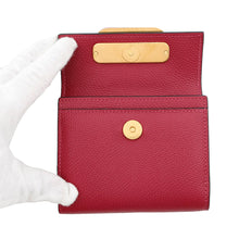 将图像加载到图库查看器中，Valentino Garavani ★V Sling Bi-fold Wallet PinkTW2P0S92RQR Leather
