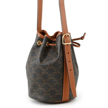 将图像加载到图库查看器中，CELINE Triomphe Drawstring bucket bag Tan191142 PVC Leather Size Small
