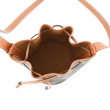 将图像加载到图库查看器中，CELINE Triomphe Drawstring bucket bag Tan191142 PVC Leather Size Small
