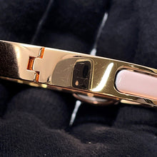 Load image into Gallery viewer, HERMES Mini Clic Chaine d&#39;Ancre Bracelet Size PM Rose Kander Metal Enamel
