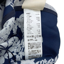 Load image into Gallery viewer, HERMES Sleeveless twill knit sweater with &quot;Bride de Gala en Fleur&quot; print Size 36 Navy Silk100%
