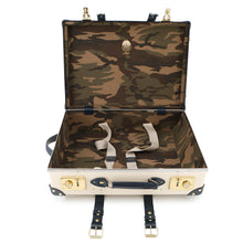 将图像加载到图库查看器中，GLOBE TROTTER Safari Carry Case Ivory/Navy Vulcanized Fiber Leather
