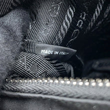 将图像加载到图库查看器中，PRADA Re-Edition 2005 Re-Nylon Shoulder Bag Black1BH204 Nylon
