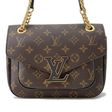 将图像加载到图库查看器中，LOUIS VUITTON Passy RedM45592 Monogram
