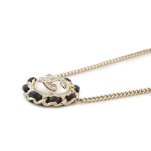 将图像加载到图库查看器中，CHANEL CC Logo Necklace Metal Leather Rhinestone Faux Pearl
