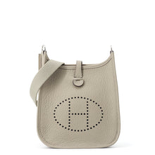 将图像加载到图库查看器中，HERMES Evelyne Short Sage Taurillon Clemence Size TPM

