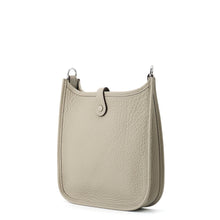 将图像加载到图库查看器中，HERMES Evelyne Short Sage Taurillon Clemence Size TPM
