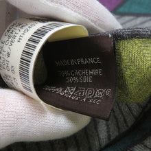 Load image into Gallery viewer, HERMES Triangle Jean &quot;Whip and Chemise&quot; Gris Chine /Vert/ Multicolor Cashmere70% Silk30%
