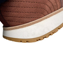 Load image into Gallery viewer, HERMES Jet Brown Veroa Size 37
