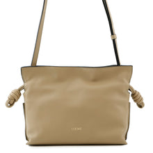 将图像加载到图库查看器中，LOEWE Flamenco Clutch SandA411FC2X73 napa calf Size Mini
