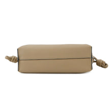 将图像加载到图库查看器中，LOEWE Flamenco Clutch SandA411FC2X73 napa calf Size Mini
