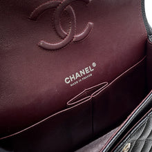 Load image into Gallery viewer, CHANEL Matelasse ChainShoulder Bag BlackA01113 Caviar Leather Size 23
