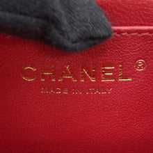 将图像加载到图库查看器中，CHANEL ChainShoulder Vanity Bag RedAS1626 Lambskin
